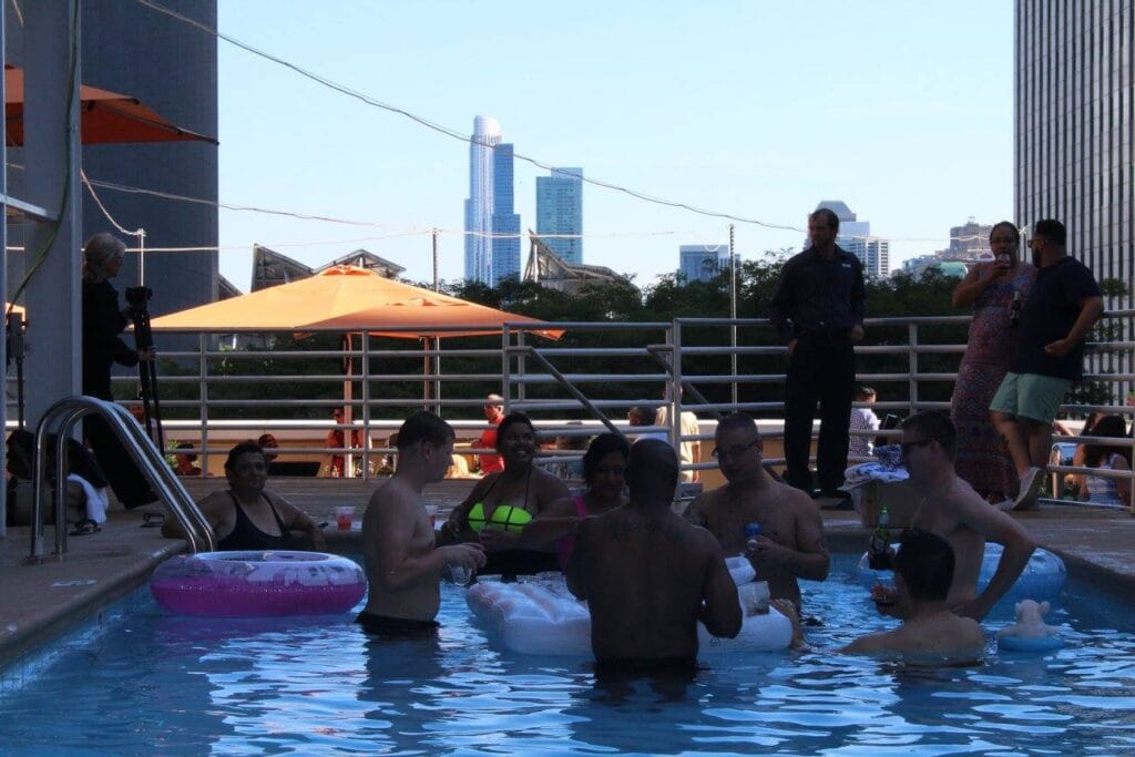 LSF - Illinois Center - Skyline Bar - Rooftop Pool